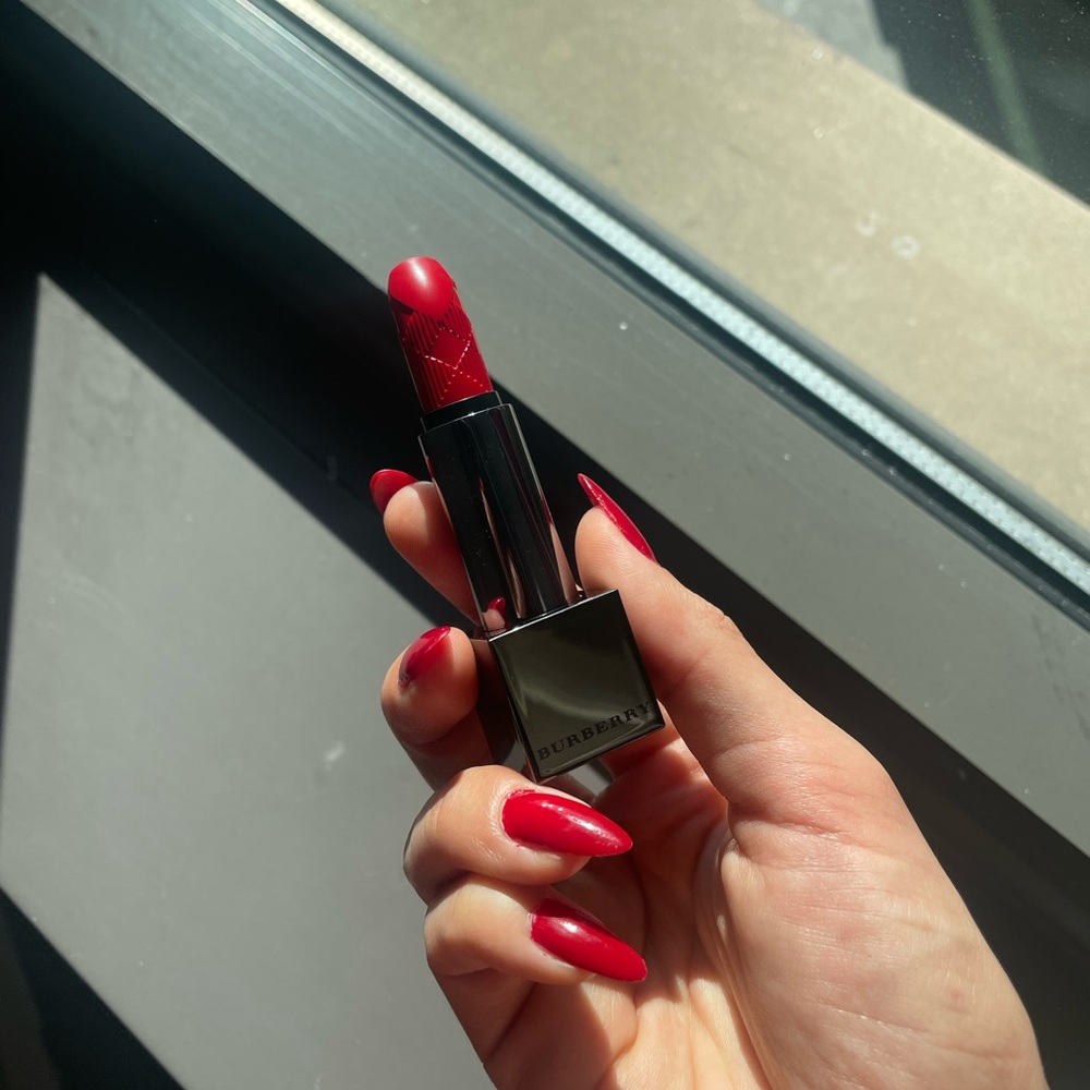 Burberry Kisses Military Red